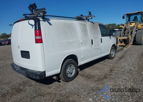 2017 Chevrolet Express 2500 Work Van z USA, uszkodzony, nr VIN 1GCWGAFF4H1284813